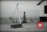 Immagine di Pozzi di petrolio California United States USA, 1938, secondo 20 filmato di repertorio 65675074906