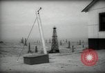 Immagine di Pozzi di petrolio California United States USA, 1938, secondo 21 filmato di repertorio 65675074906