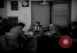 Immagine di Lavoratori a scrivania Taft California USA, 1938, secondo 6 filmato di repertorio 65675074907