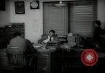 Immagine di Lavoratori a scrivania Taft California USA, 1938, secondo 8 filmato di repertorio 65675074907