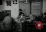 Immagine di Lavoratori a scrivania Taft California USA, 1938, secondo 10 filmato di repertorio 65675074907