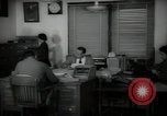 Immagine di Lavoratori a scrivania Taft California USA, 1938, secondo 11 filmato di repertorio 65675074907