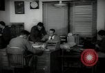 Immagine di Lavoratori a scrivania Taft California USA, 1938, secondo 17 filmato di repertorio 65675074907