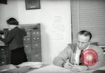 Immagine di Lavoratori a scrivania Taft California USA, 1938, secondo 20 filmato di repertorio 65675074907