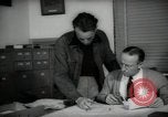 Immagine di Lavoratori a scrivania Taft California USA, 1938, secondo 30 filmato di repertorio 65675074907