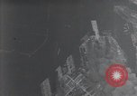 Standbild Luftaufnahmen Japan, 1945, aus Sekunde 12 historischem Filmmaterial Videoclip 65675074911