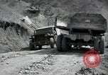 Standbild Lkws Kachil-Bong Korea, 1952, aus Sekunde 7 historischem Filmmaterial Videoclip 65675074932