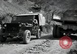 Standbild Lkws Kachil-Bong Korea, 1952, aus Sekunde 10 historischem Filmmaterial Videoclip 65675074932