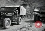 Standbild Lkws Kachil-Bong Korea, 1952, aus Sekunde 11 historischem Filmmaterial Videoclip 65675074932