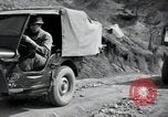 Standbild Lkws Kachil-Bong Korea, 1952, aus Sekunde 12 historischem Filmmaterial Videoclip 65675074932
