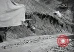 Standbild Lkws Kachil-Bong Korea, 1952, aus Sekunde 13 historischem Filmmaterial Videoclip 65675074932
