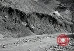 Standbild Lkws Kachil-Bong Korea, 1952, aus Sekunde 14 historischem Filmmaterial Videoclip 65675074932