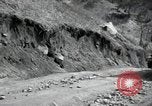 Standbild Lkws Kachil-Bong Korea, 1952, aus Sekunde 15 historischem Filmmaterial Videoclip 65675074932