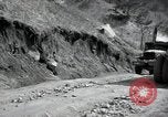 Standbild Lkws Kachil-Bong Korea, 1952, aus Sekunde 17 historischem Filmmaterial Videoclip 65675074932
