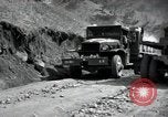 Standbild Lkws Kachil-Bong Korea, 1952, aus Sekunde 22 historischem Filmmaterial Videoclip 65675074932