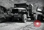 Standbild Lkws Kachil-Bong Korea, 1952, aus Sekunde 24 historischem Filmmaterial Videoclip 65675074932