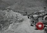 Standbild Lkws Kachil-Bong Korea, 1952, aus Sekunde 29 historischem Filmmaterial Videoclip 65675074932