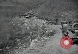 Standbild Lkws Kachil-Bong Korea, 1952, aus Sekunde 31 historischem Filmmaterial Videoclip 65675074932