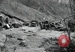Standbild Lkws Kachil-Bong Korea, 1952, aus Sekunde 47 historischem Filmmaterial Videoclip 65675074932