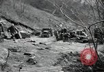 Standbild Lkws Kachil-Bong Korea, 1952, aus Sekunde 48 historischem Filmmaterial Videoclip 65675074932