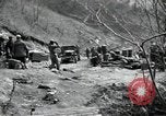 Standbild Lkws Kachil-Bong Korea, 1952, aus Sekunde 53 historischem Filmmaterial Videoclip 65675074932