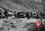 Standbild Lkws Kachil-Bong Korea, 1952, aus Sekunde 60 historischem Filmmaterial Videoclip 65675074932