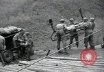 Standbild USA Soldaten Kachil-Bong Korea, 1952, aus Sekunde 17 historischem Filmmaterial Videoclip 65675074937