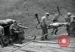 Standbild USA Soldaten Kachil-Bong Korea, 1952, aus Sekunde 22 historischem Filmmaterial Videoclip 65675074937
