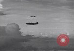 Standbild B-24 Liberator Bomber Guadalcanal Salomonen, 1943, aus Sekunde 5 historischem Filmmaterial Videoclip 65675074949