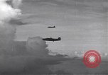 Standbild B-24 Liberator Bomber Guadalcanal Salomonen, 1943, aus Sekunde 7 historischem Filmmaterial Videoclip 65675074949
