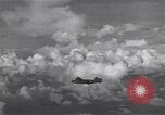 Standbild B-24 Liberator Bomber Guadalcanal Salomonen, 1943, aus Sekunde 11 historischem Filmmaterial Videoclip 65675074949