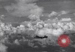 Standbild B-24 Liberator Bomber Guadalcanal Salomonen, 1943, aus Sekunde 12 historischem Filmmaterial Videoclip 65675074949