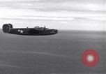 Standbild B-24 Befreier Guadalcanal Salomonen, 1943, aus Sekunde 16 historischem Filmmaterial Videoclip 65675074952