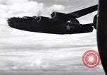 Standbild B-24 Befreier Guadalcanal Salomonen, 1943, aus Sekunde 23 historischem Filmmaterial Videoclip 65675074952
