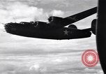 Standbild B-24 Befreier Guadalcanal Salomonen, 1943, aus Sekunde 24 historischem Filmmaterial Videoclip 65675074952