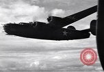 Standbild B-24 Befreier Guadalcanal Salomonen, 1943, aus Sekunde 25 historischem Filmmaterial Videoclip 65675074952
