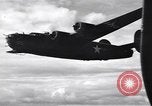 Standbild B-24 Befreier Guadalcanal Salomonen, 1943, aus Sekunde 27 historischem Filmmaterial Videoclip 65675074952