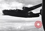 Standbild B-24 Befreier Guadalcanal Salomonen, 1943, aus Sekunde 28 historischem Filmmaterial Videoclip 65675074952