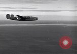 Standbild B-24 Befreier Guadalcanal Salomonen, 1943, aus Sekunde 37 historischem Filmmaterial Videoclip 65675074952