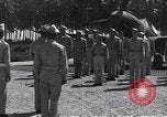 Immagine di 44Th Fighter Squadron Cerimonia di premiazione Guadalcanal nelle Isole Salomone, 1943, secondo 3 filmato di repertorio 65675074953