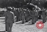 Immagine di 44Th Fighter Squadron Cerimonia di premiazione Guadalcanal nelle Isole Salomone, 1943, secondo 4 filmato di repertorio 65675074953