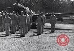 Immagine di 44Th Fighter Squadron Cerimonia di premiazione Guadalcanal nelle Isole Salomone, 1943, secondo 7 filmato di repertorio 65675074953