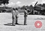 Immagine di 44Th Fighter Squadron Cerimonia di premiazione Guadalcanal nelle Isole Salomone, 1943, secondo 10 filmato di repertorio 65675074953