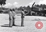 Immagine di 44Th Fighter Squadron Cerimonia di premiazione Guadalcanal nelle Isole Salomone, 1943, secondo 11 filmato di repertorio 65675074953