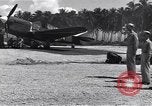 Immagine di 44Th Fighter Squadron Cerimonia di premiazione Guadalcanal nelle Isole Salomone, 1943, secondo 16 filmato di repertorio 65675074953