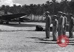 Immagine di 44Th Fighter Squadron Cerimonia di premiazione Guadalcanal nelle Isole Salomone, 1943, secondo 17 filmato di repertorio 65675074953