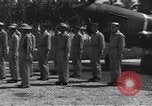 Immagine di 44Th Fighter Squadron Cerimonia di premiazione Guadalcanal nelle Isole Salomone, 1943, secondo 23 filmato di repertorio 65675074953