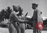 Immagine di 44Th Fighter Squadron Cerimonia di premiazione Guadalcanal nelle Isole Salomone, 1943, secondo 27 filmato di repertorio 65675074953