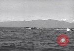 Standbild landing vehicle tracked Lingayen Philippinen, 1945, aus Sekunde 9 historischem Filmmaterial Videoclip 65675074978
