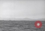 Standbild landing vehicle tracked Lingayen Philippinen, 1945, aus Sekunde 21 historischem Filmmaterial Videoclip 65675074978